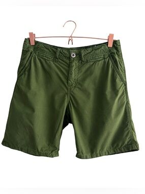 Men’s Paperbacks 7” Chino Shorts in Army Green Color Size 29